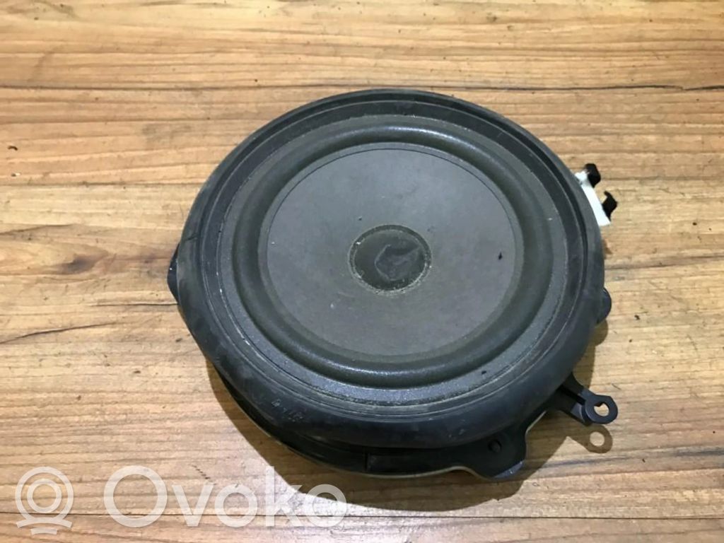Audi A4 S4 B7 8E 8H Etuoven kaiutin 