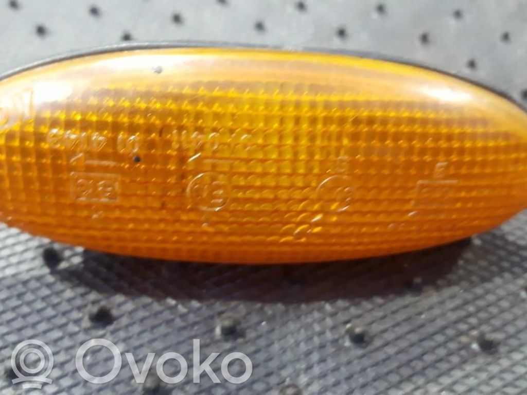 Mazda 626 Front fender indicator light 