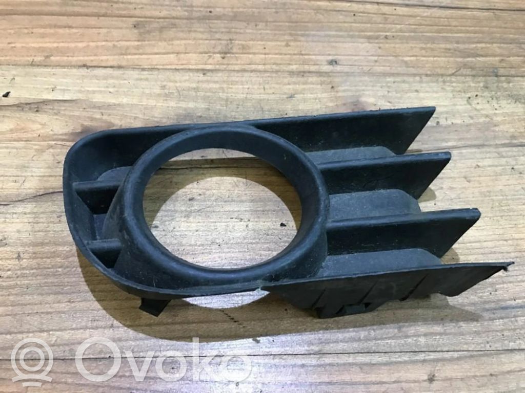 Renault Megane II Grilă inferioară bară față 
