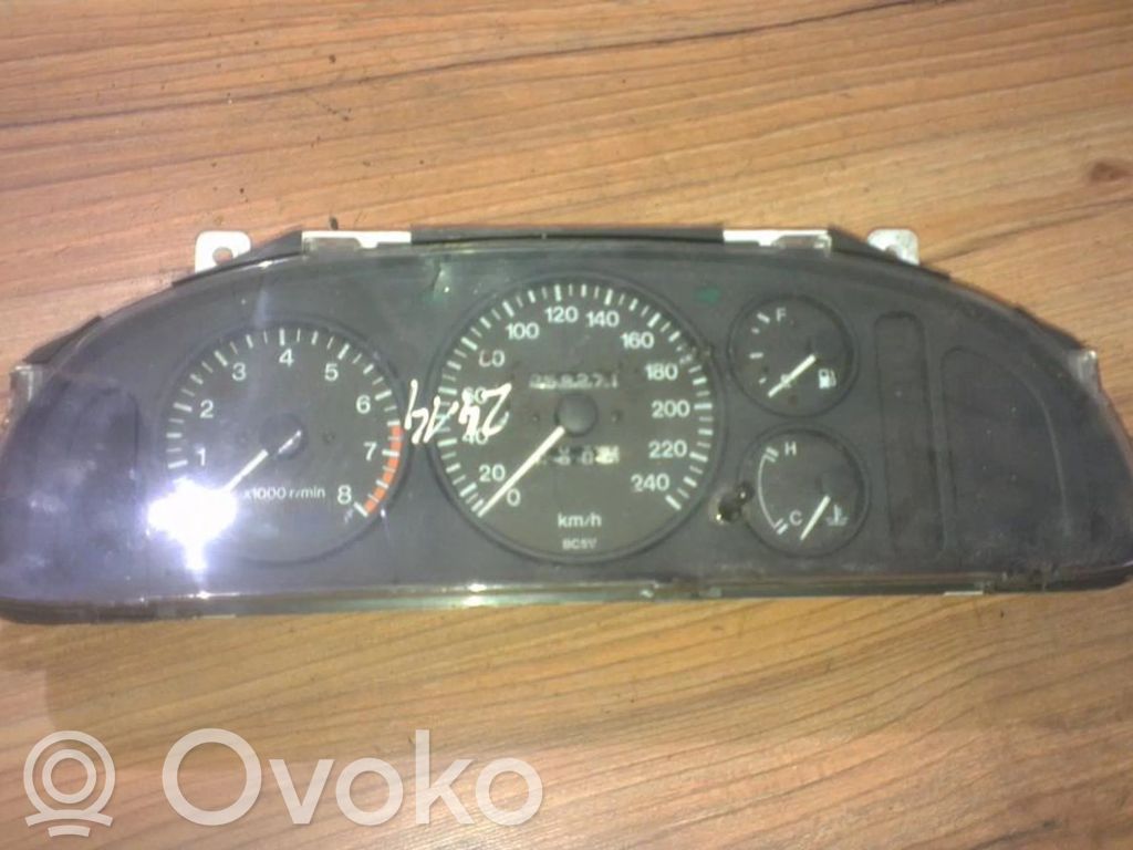 Mazda 323 F Vitezometru (grup de instrumente) 
