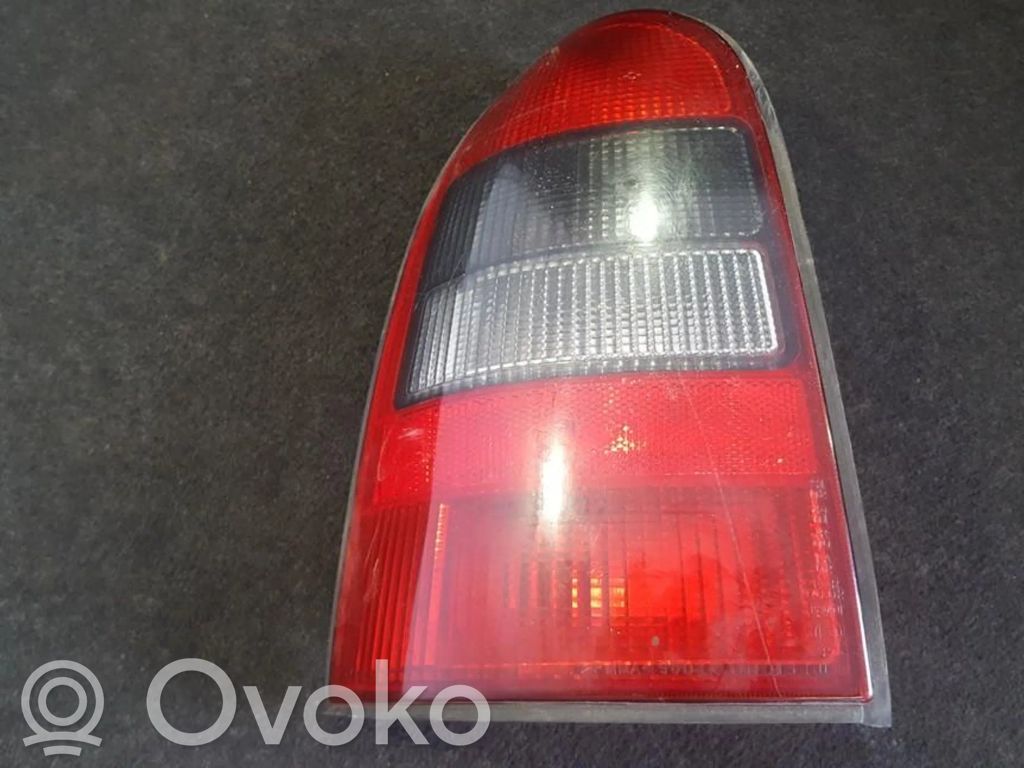 Opel Vectra B Luci posteriori 