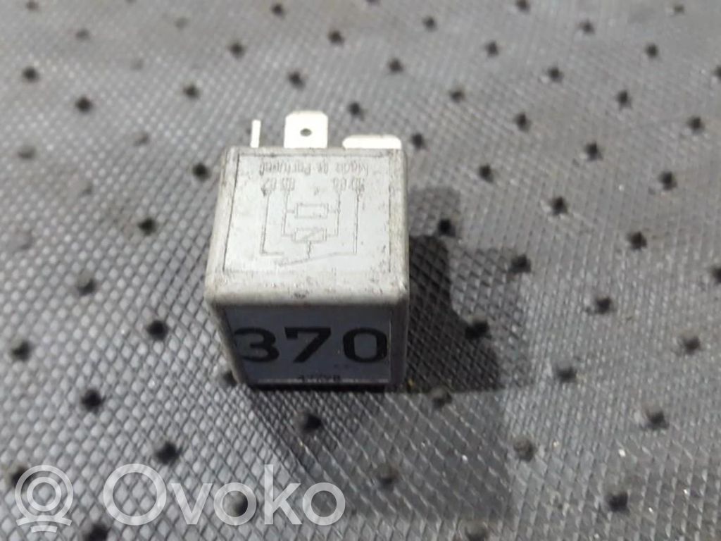 Muu rele   8D0951253,V23134J52X300,8D0951253,V23134J52X300