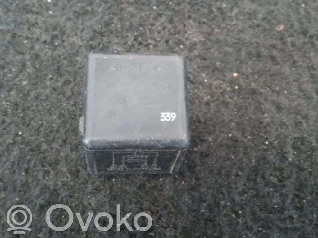 Mitsubishi Carisma Alte relee 