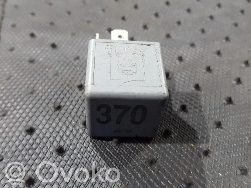 Otros relés   8D0951253,V23134J52X300,8D0951253,V23134J52X300