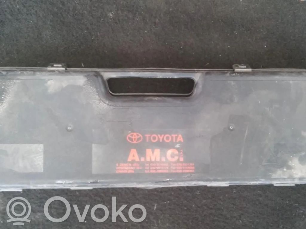 Toyota Camry Triangle d'avertissement