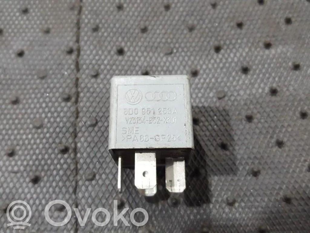 Otros relés   8D0951253A,V23134B52X301,8D0951253A,V23134B52X301