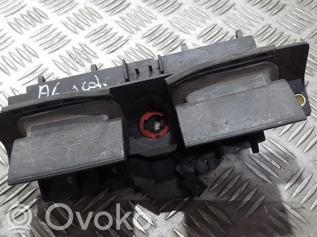 Audi A6 S6 C5 4B Maniglia esterna del portellone posteriore/bagagliaio