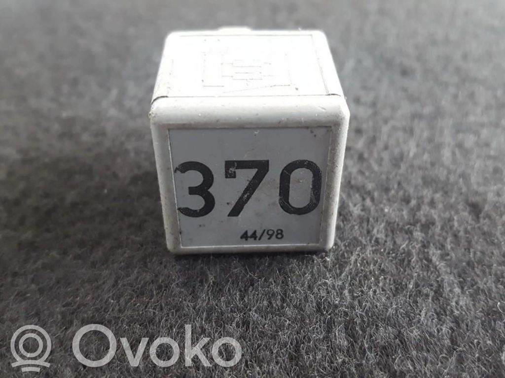 Alte relee   8D0951253,V23134J52X300,8D0951253,V23134J52X300