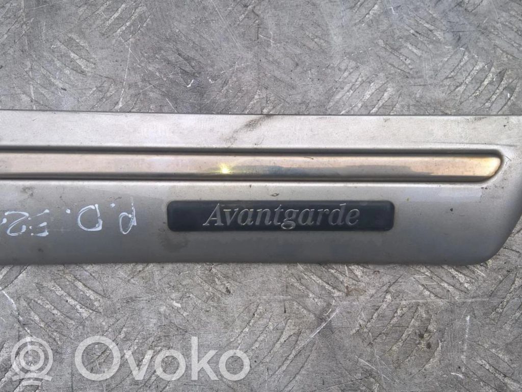 Mercedes-Benz E W210 Rivestimento della portiera anteriore (modanatura)