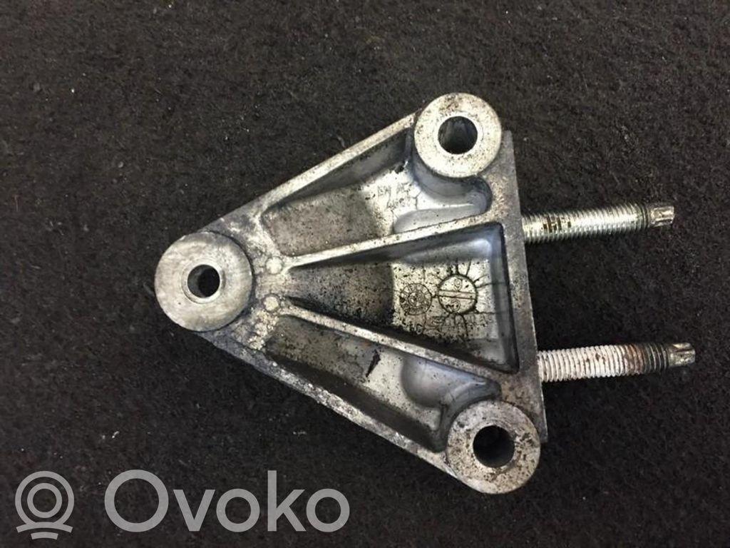 Ford Mondeo Mk III Łapa / Mocowanie silnika 