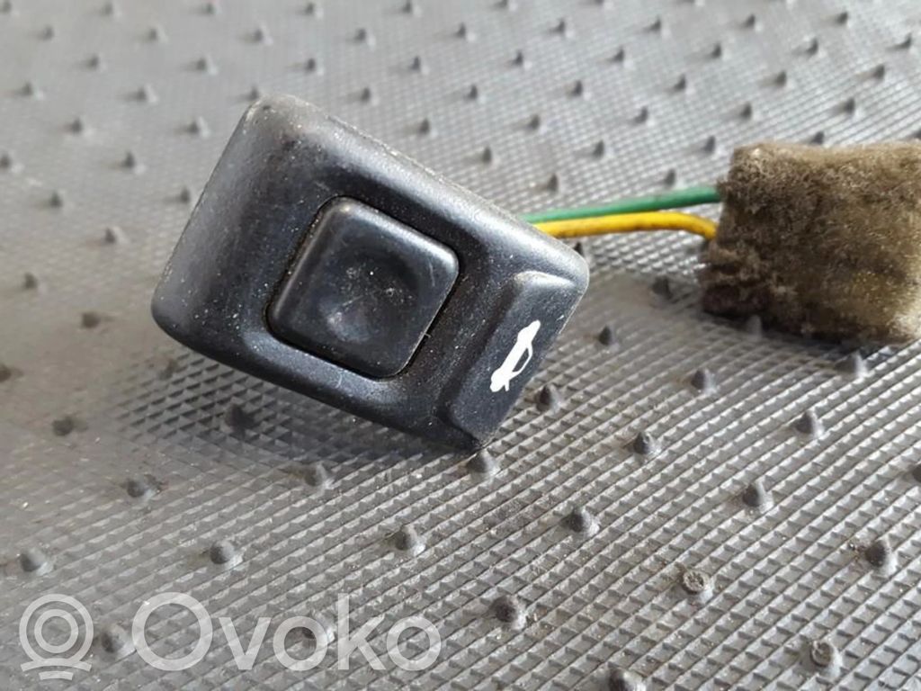 Hyundai Elantra Przełącznik / Przycisk otwierania klapy bagażnika 