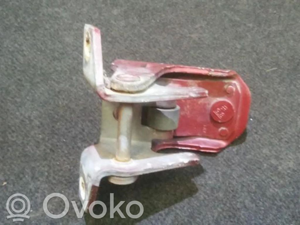 Tailgate/trunk/boot hinge