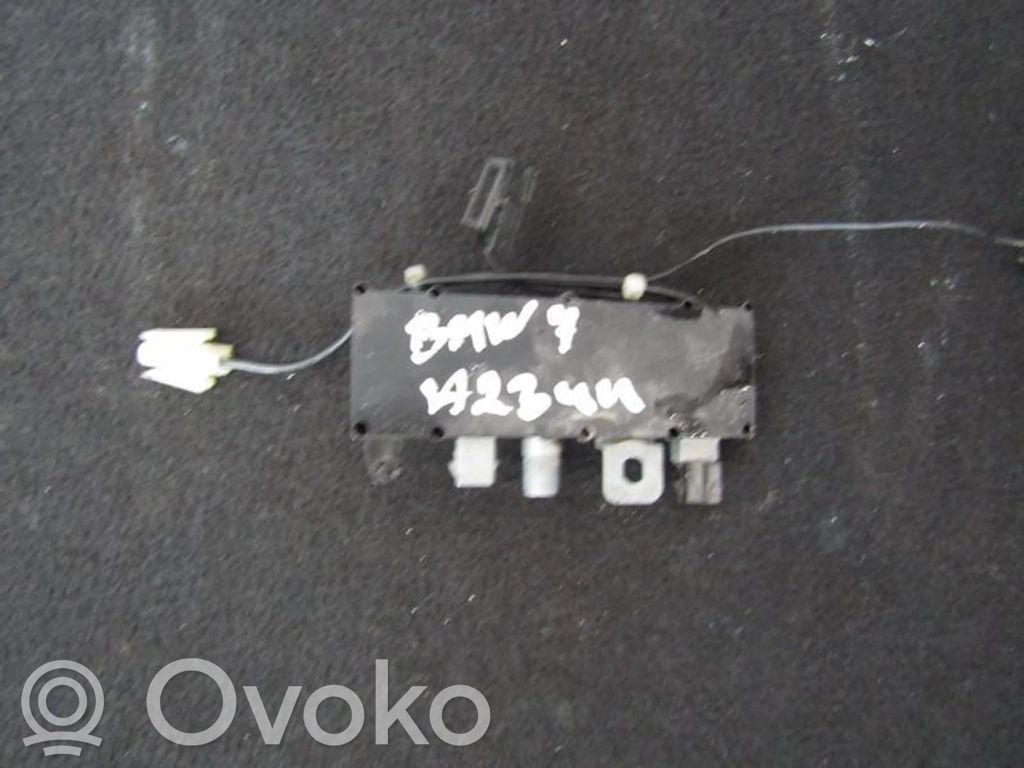 BMW 7 E38 Antenna control unit 