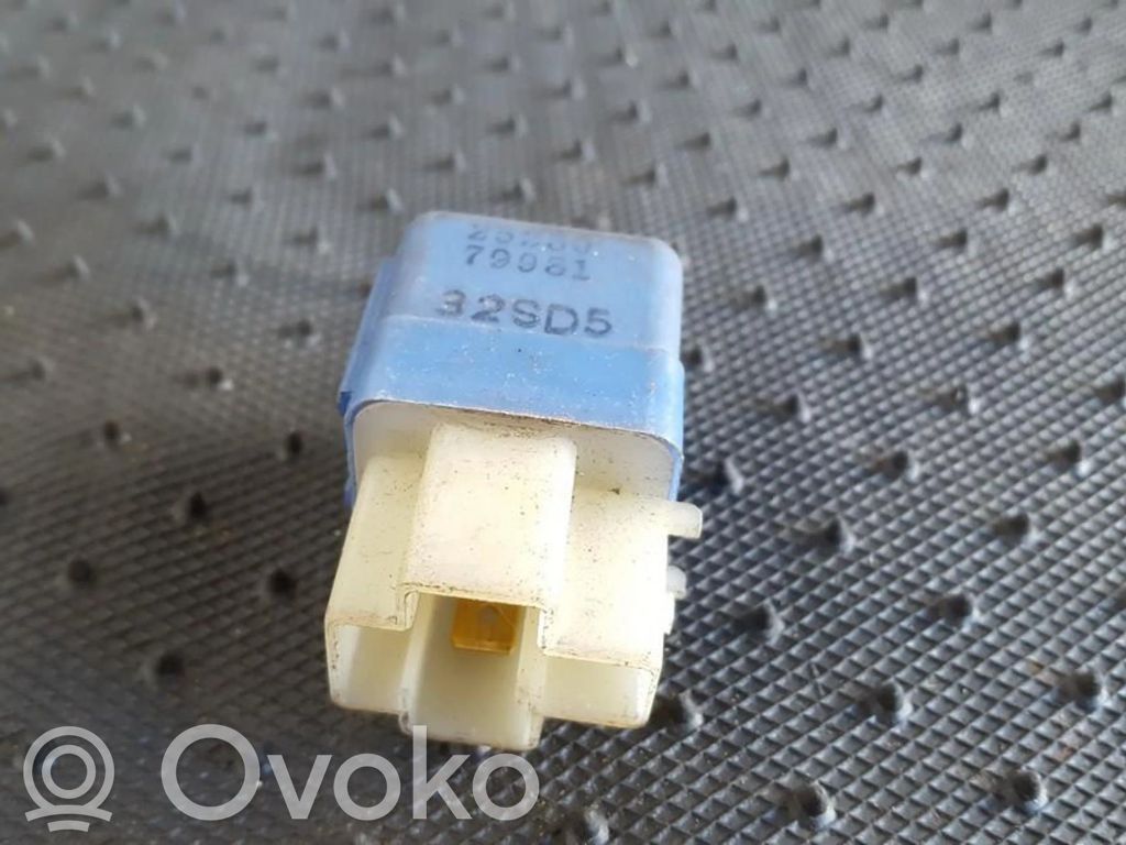 Nissan Almera Alte relee