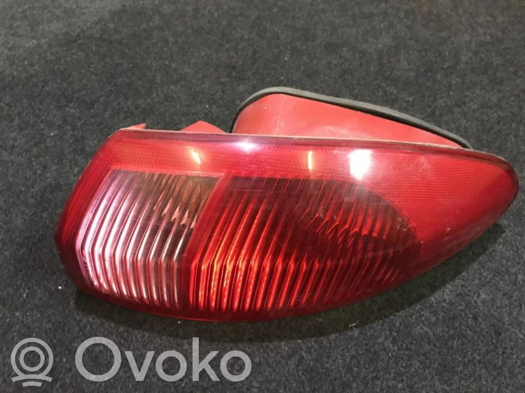 Alfa Romeo 147 Feux arrière / postérieurs 