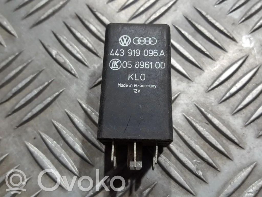 Audi 100 S4 C4 Muu rele 