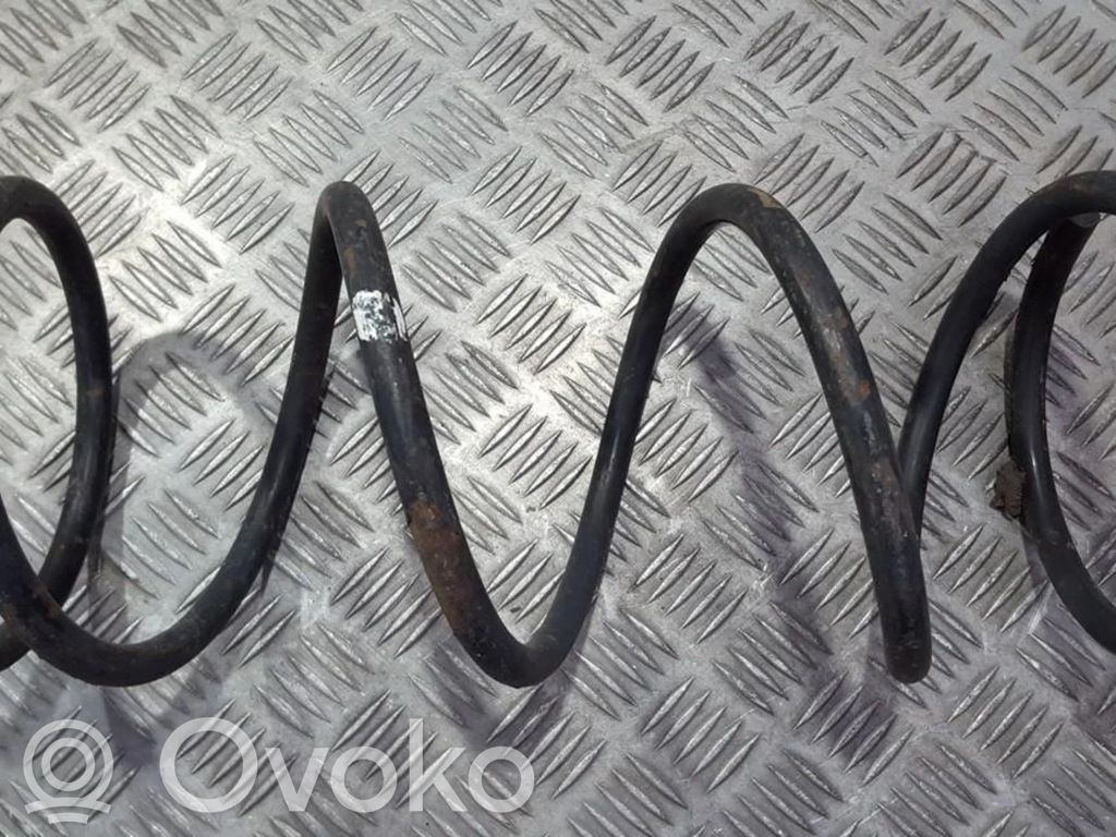 Toyota Avensis Verso Etukierrejousi 