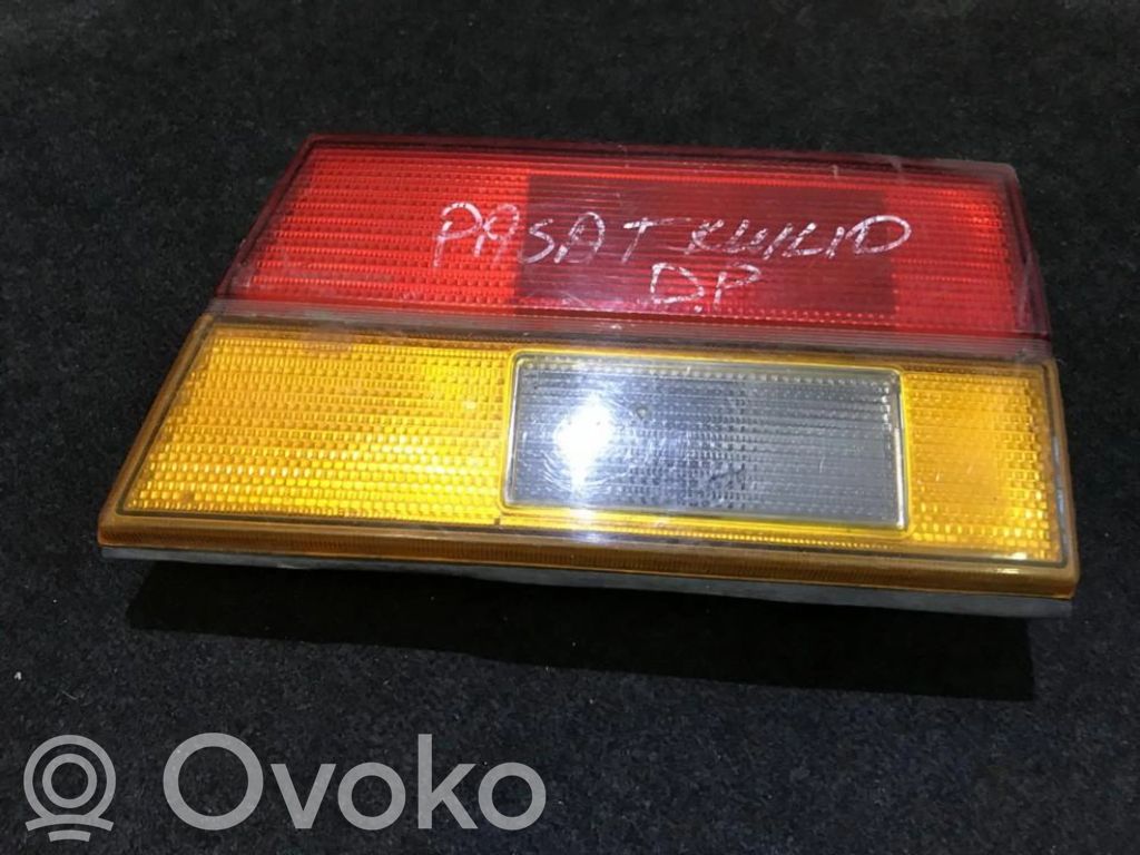 Volkswagen PASSAT B2 Lampy tylnej klapy bagażnika 