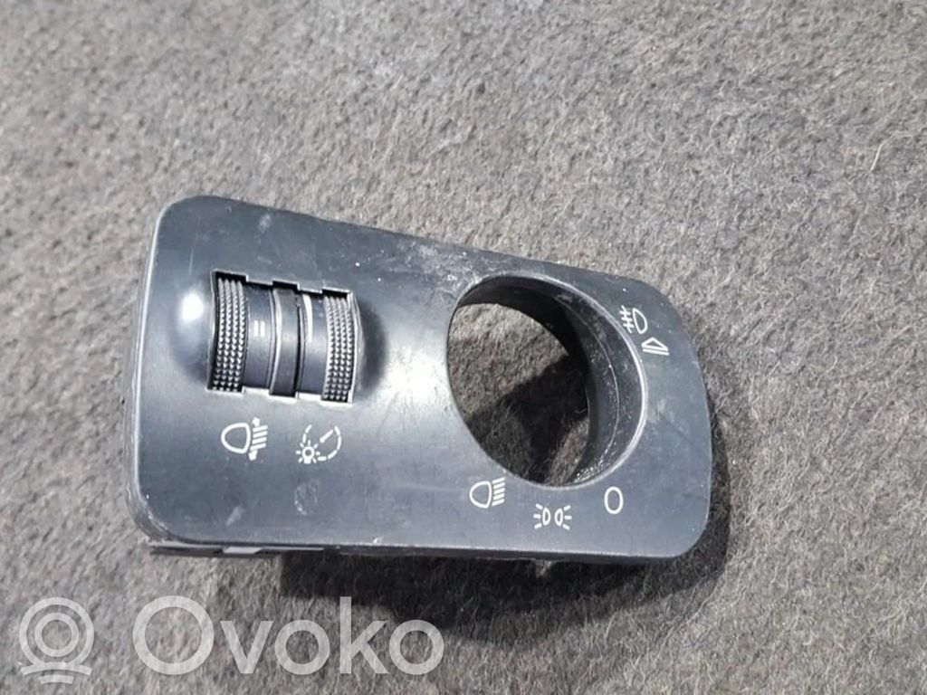 Headlight level height control switch   8L0919094A,8L0919094A