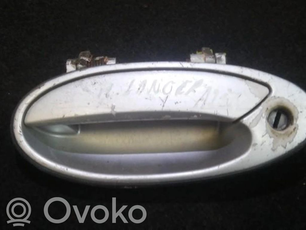 Manecilla externa puerta delantera   MB819553,MB819553