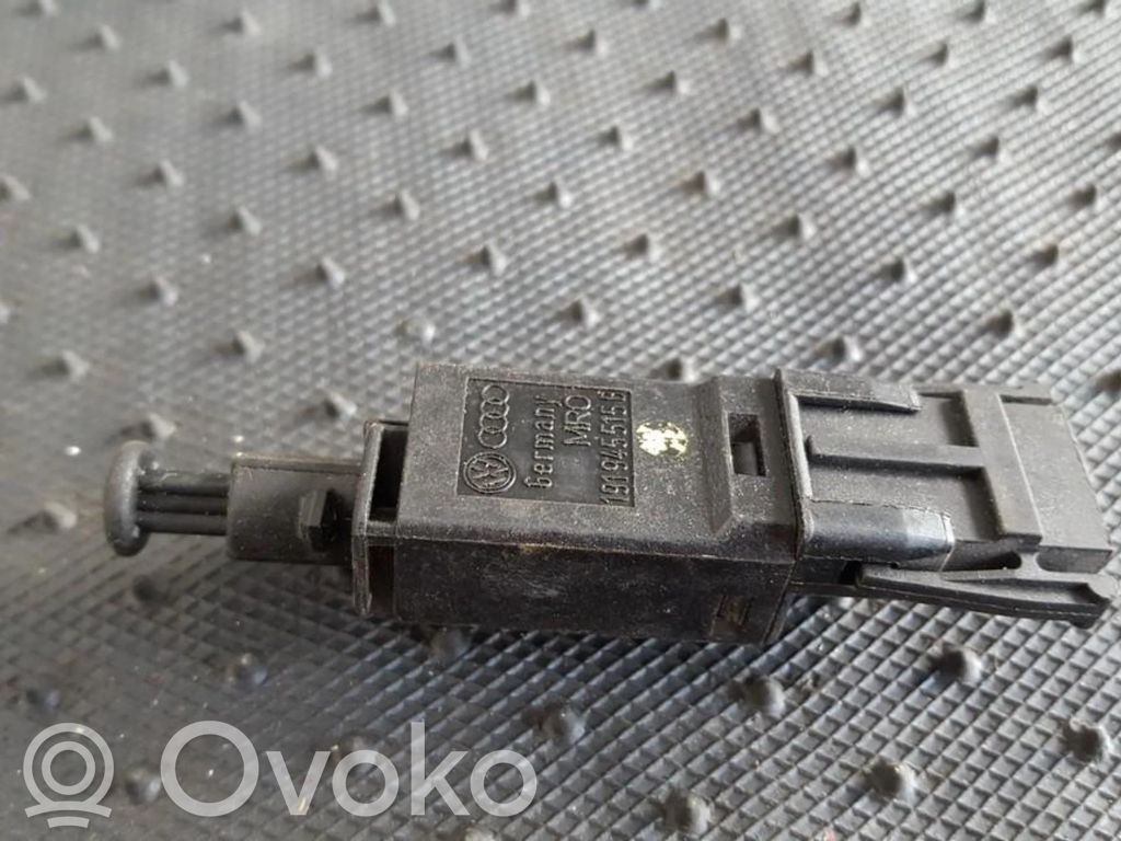 Volkswagen Golf III Czujnik pedału hamulca / stopu 