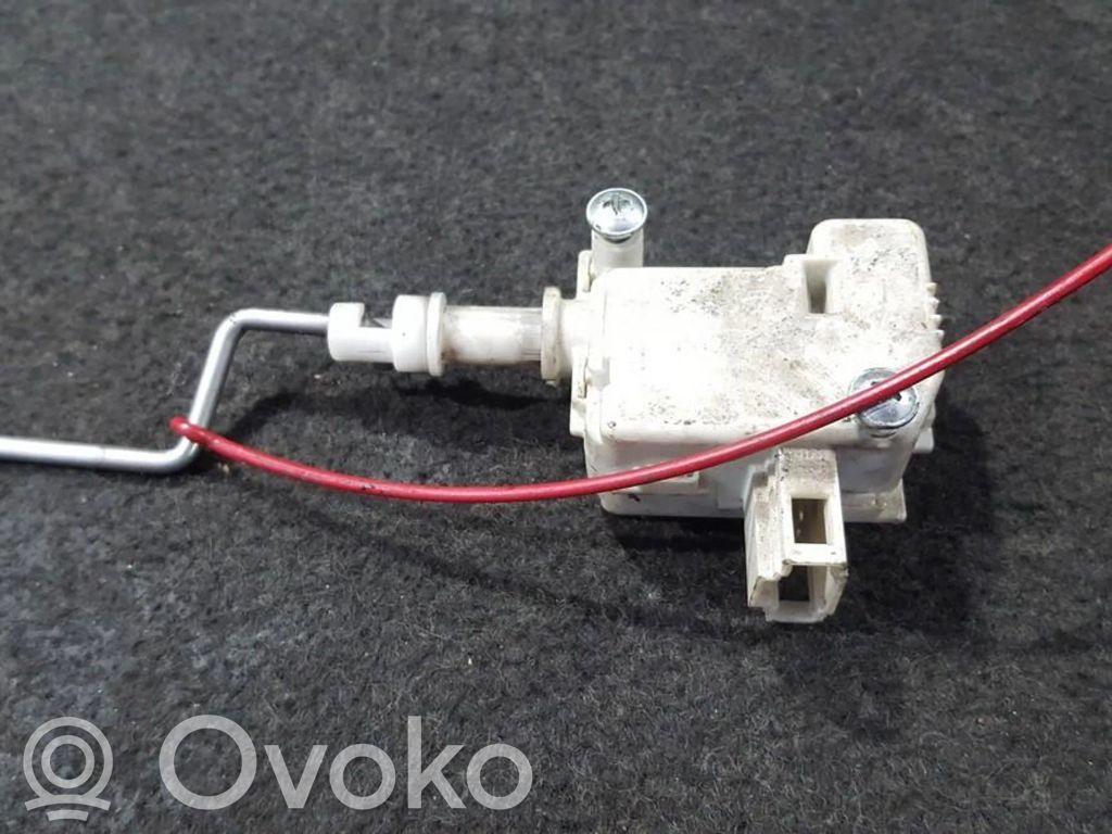 Volkswagen PASSAT B5 Motorino della chiusura centralizzata