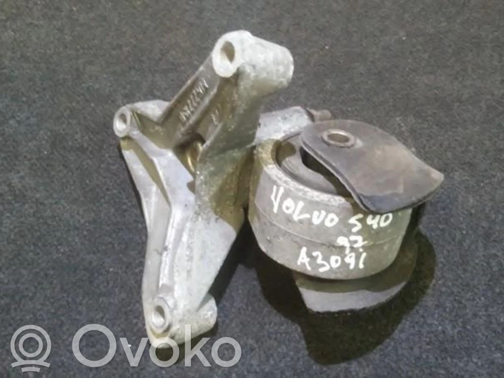 Volvo S40, V40 Engine mounting bracket 