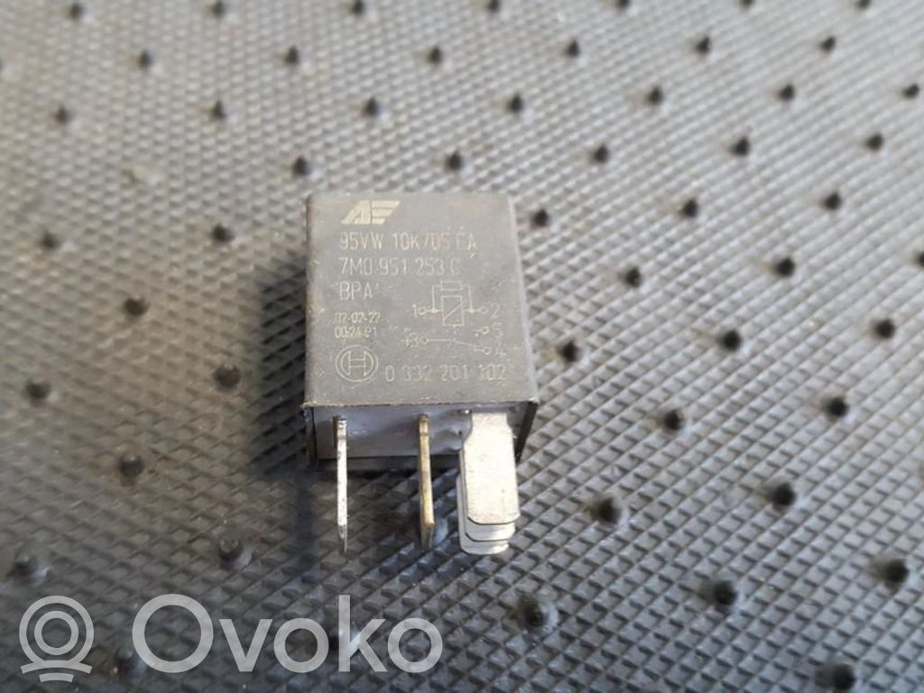 Muu rele   95VW10K705EA,7M0951253C,0332201102,7M0951253C,95VW10K705EA