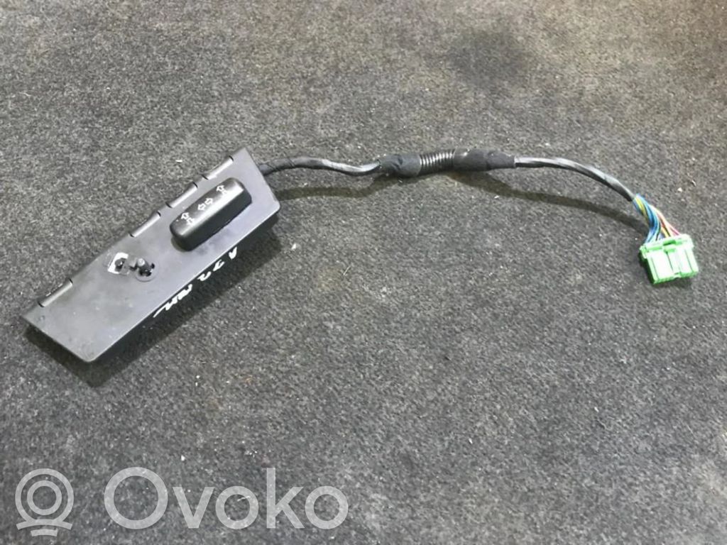 Istuimen säädön kytkin