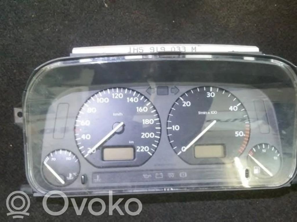Volkswagen Golf III Geschwindigkeitsmesser Cockpit 