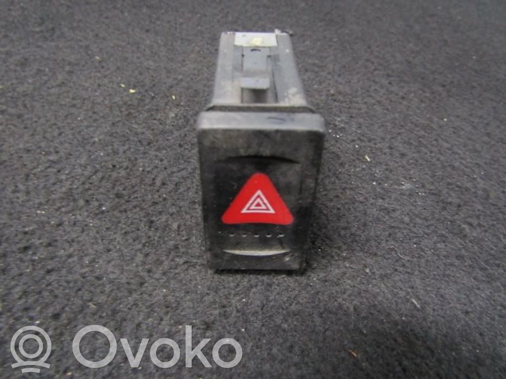 Volkswagen PASSAT B5 Interruttore luci di emergenza