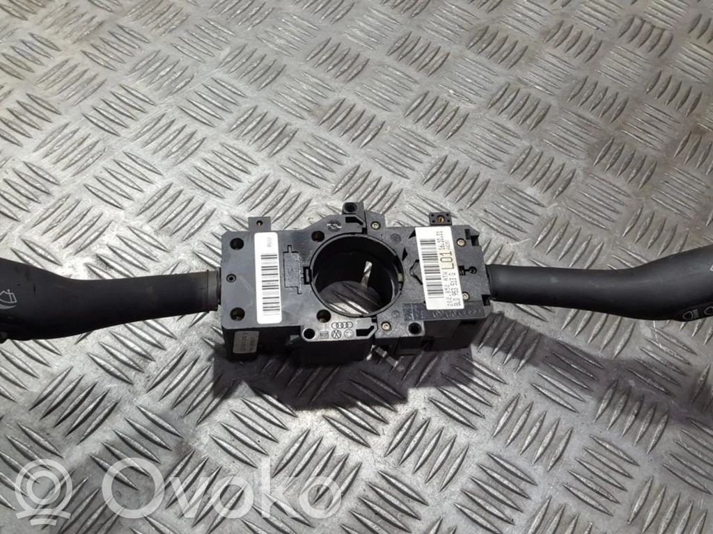 Volkswagen PASSAT B5 Leva/interruttore dell’indicatore di direzione e tergicristallo