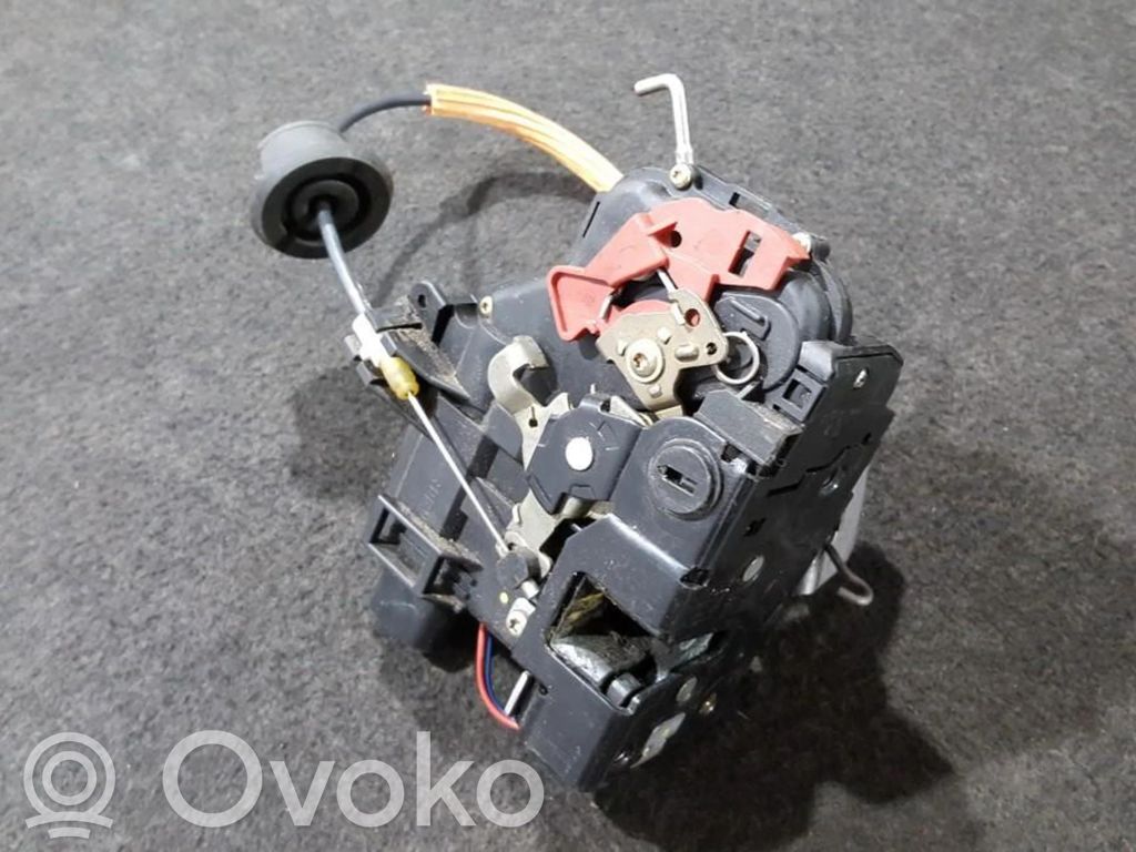 Audi A4 S4 B6 8E 8H Serratura portiera posteriore 