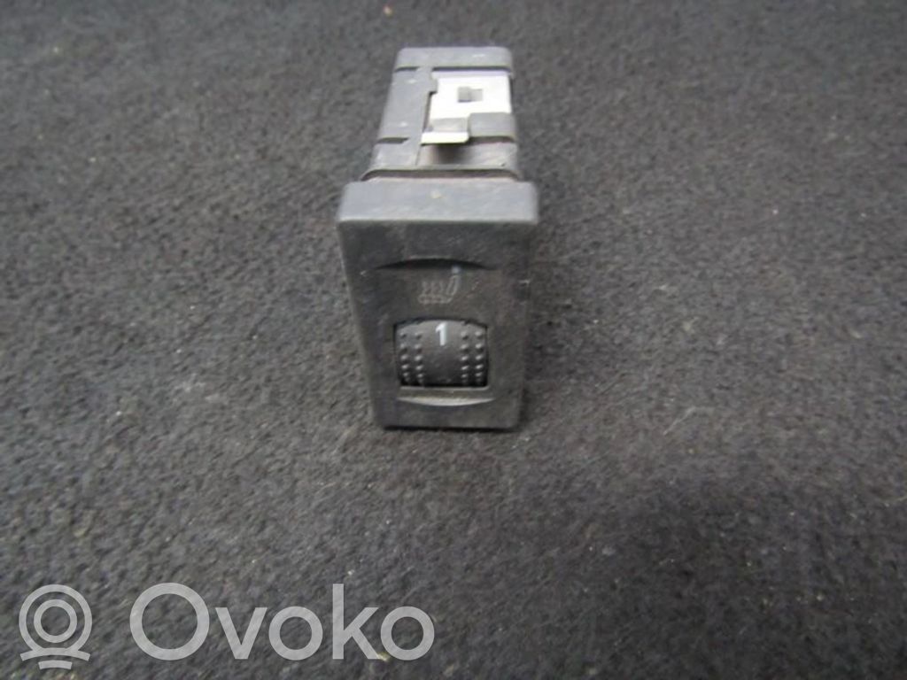 Volkswagen PASSAT B5 Interruttore riscaldamento sedile 