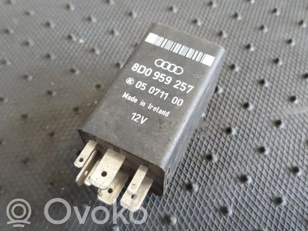 Alte relee   8D0959257,05071100,05071100,8D0959257