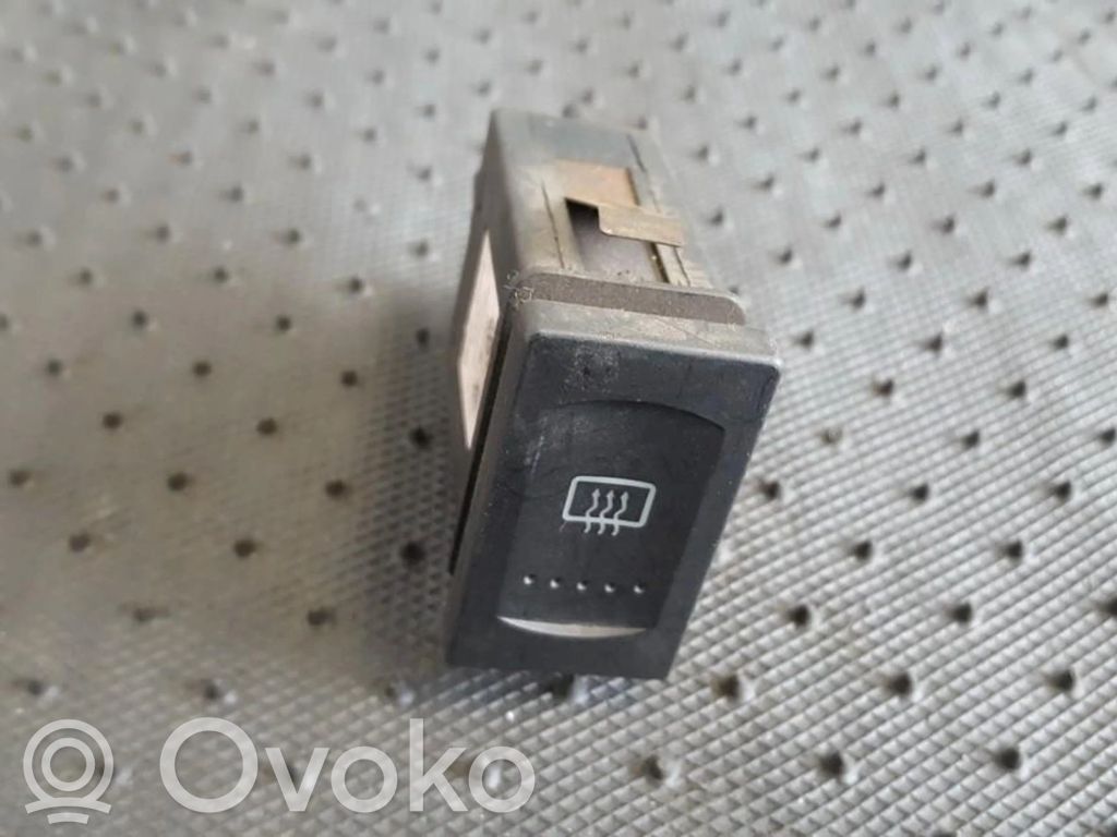 Volkswagen PASSAT B5 Comutator încălzire parbriz/lunetă 