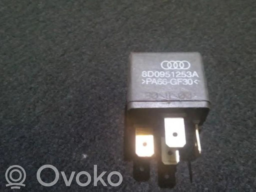 Otros relés   8D0951253A,373,8D0951253A