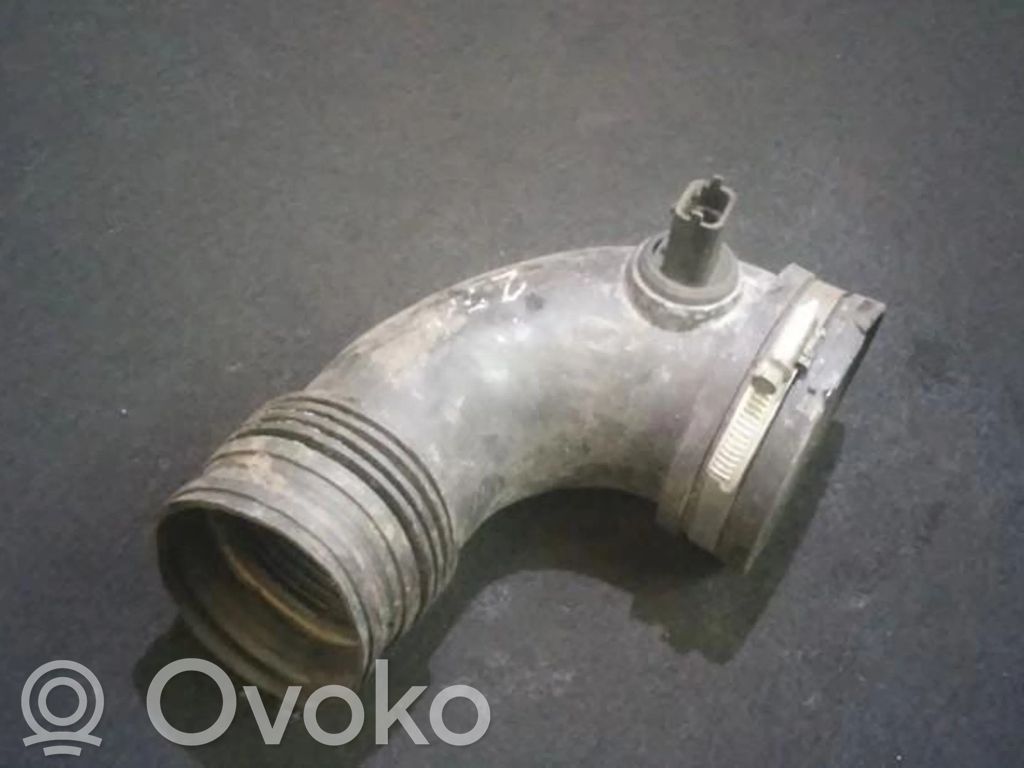 Opel Omega B1 Einzelteil Lufteinlasskanal 