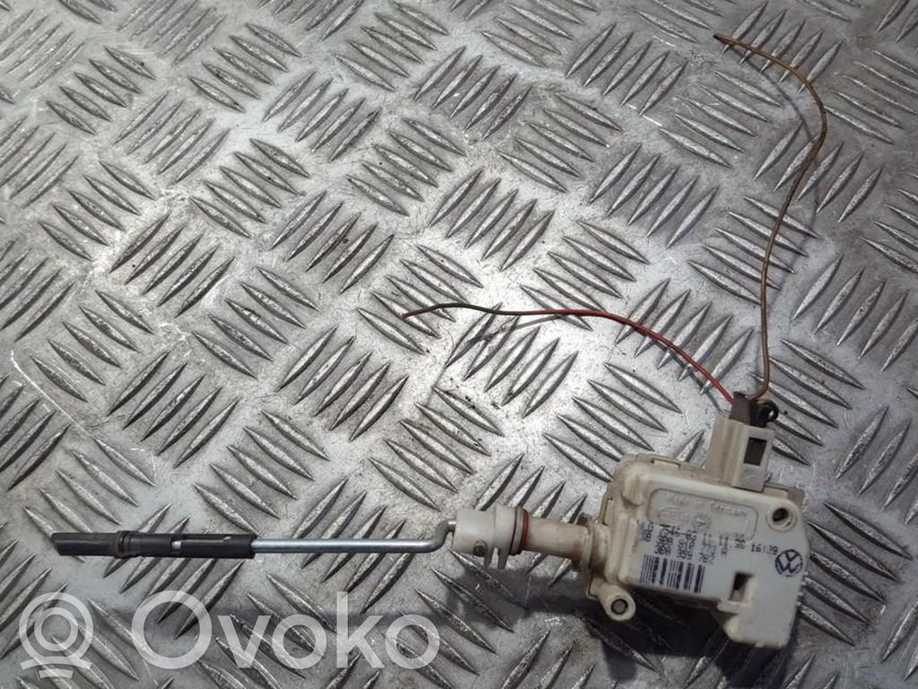 Skoda Octavia Mk1 (1U) Silniczek / Siłownik zamka centralnego 
