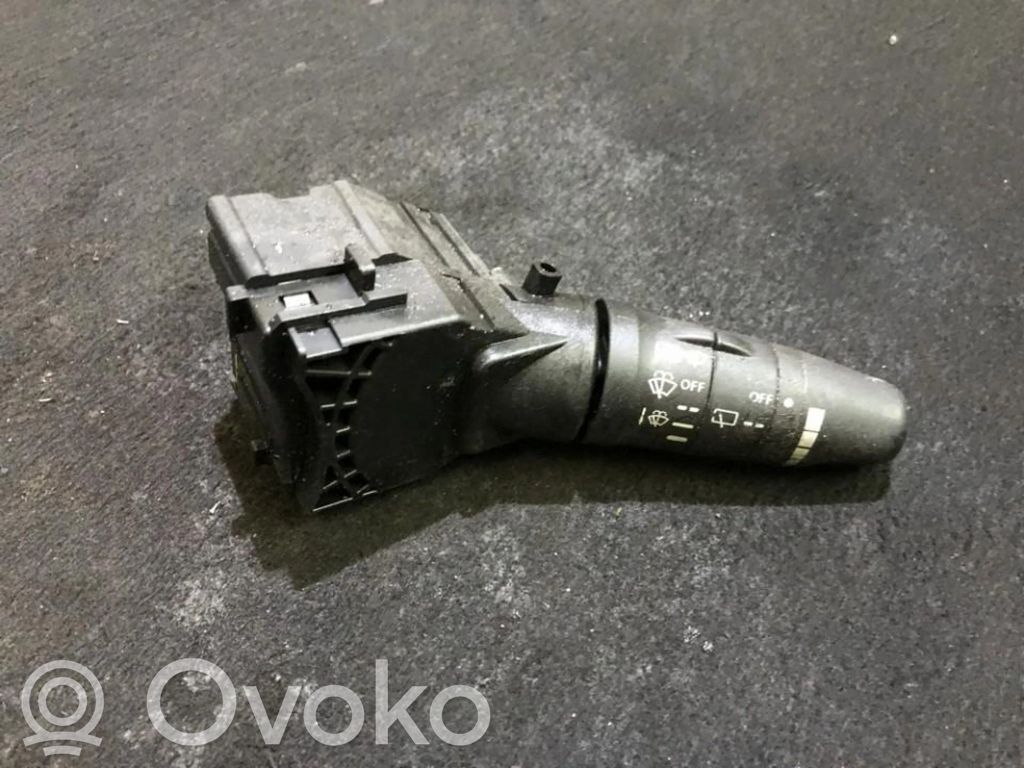 Nissan Primera Valytuvų rankenėlė 