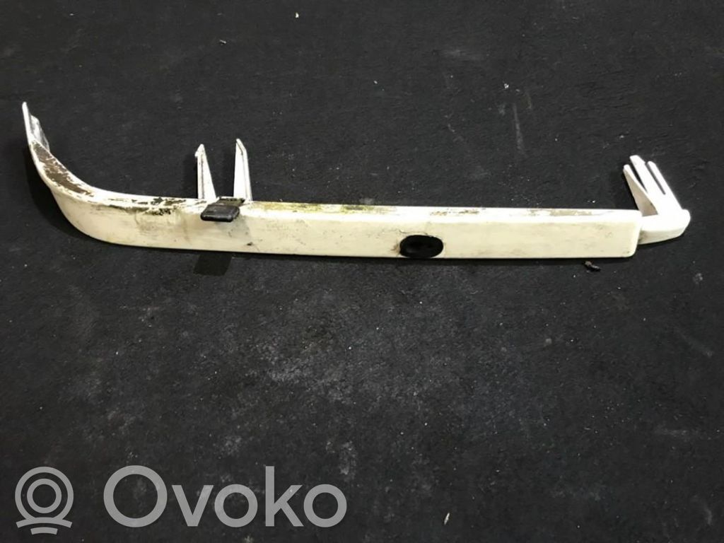 Volvo 440 Ornament sub far