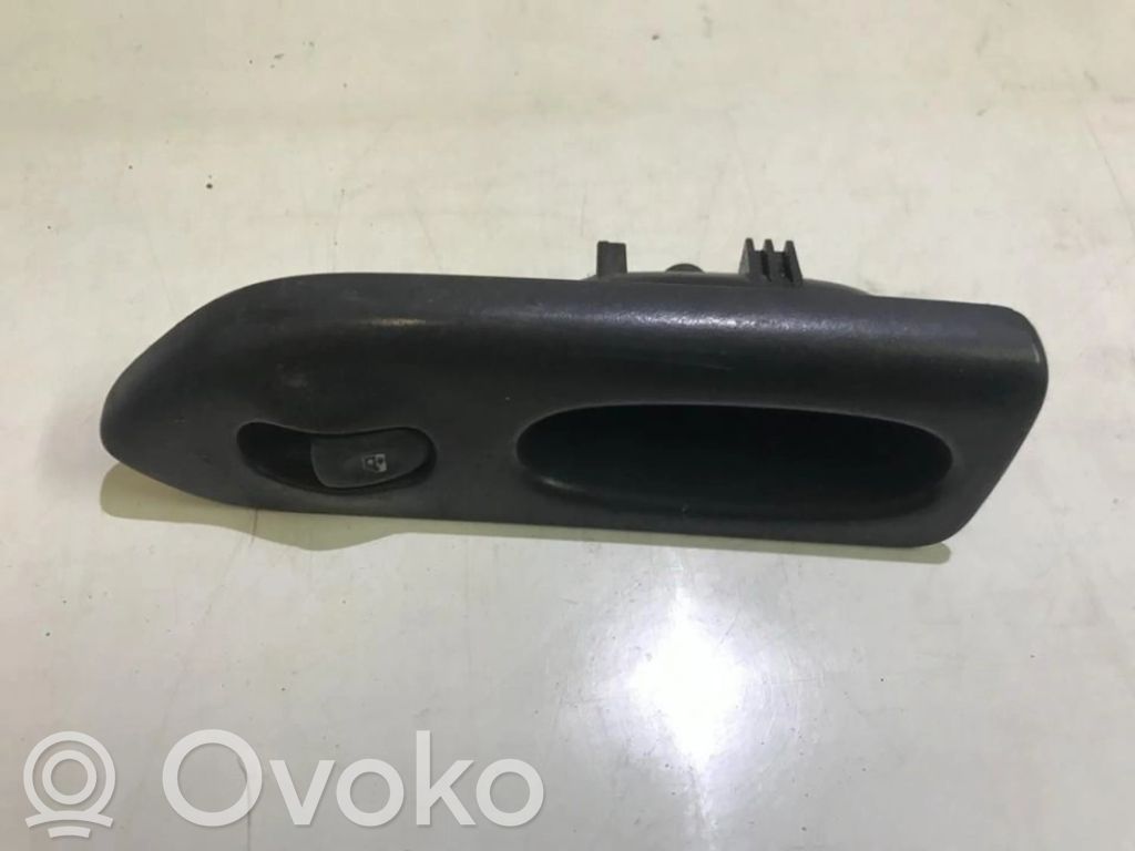 Electric window control switch   7701708157,160200,160200,7701708157
