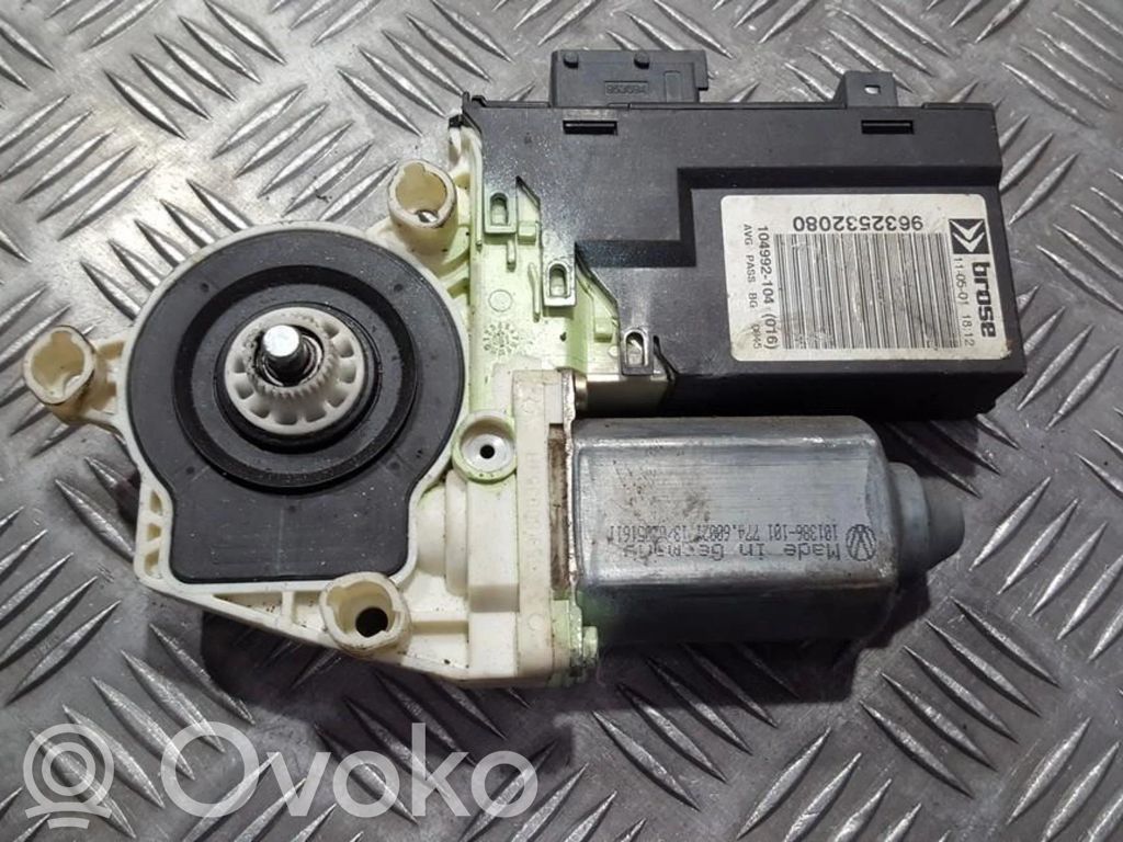 Silnik regulatora szyby drzwi przednich   9632532080,104992104,104992104,9632532080