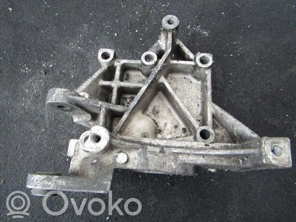Rover 75 Engine mounting bracket 