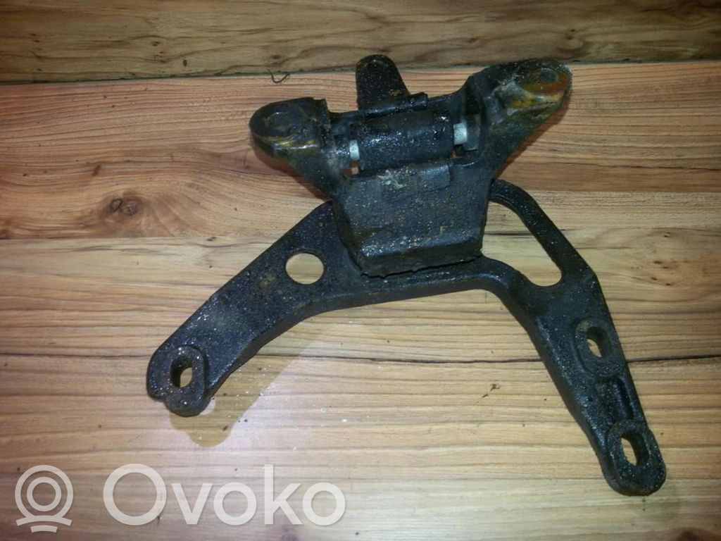 Ford Mondeo MK II Engine mount bracket 