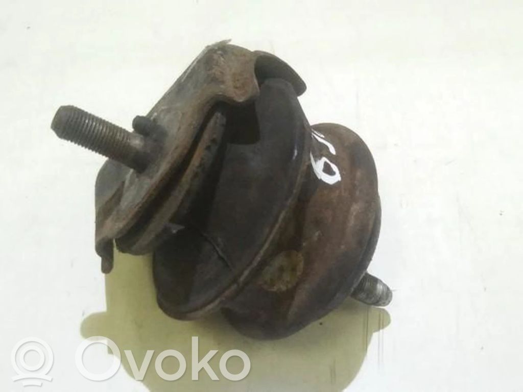 Lexus IS 200-300 Engine mount bracket 