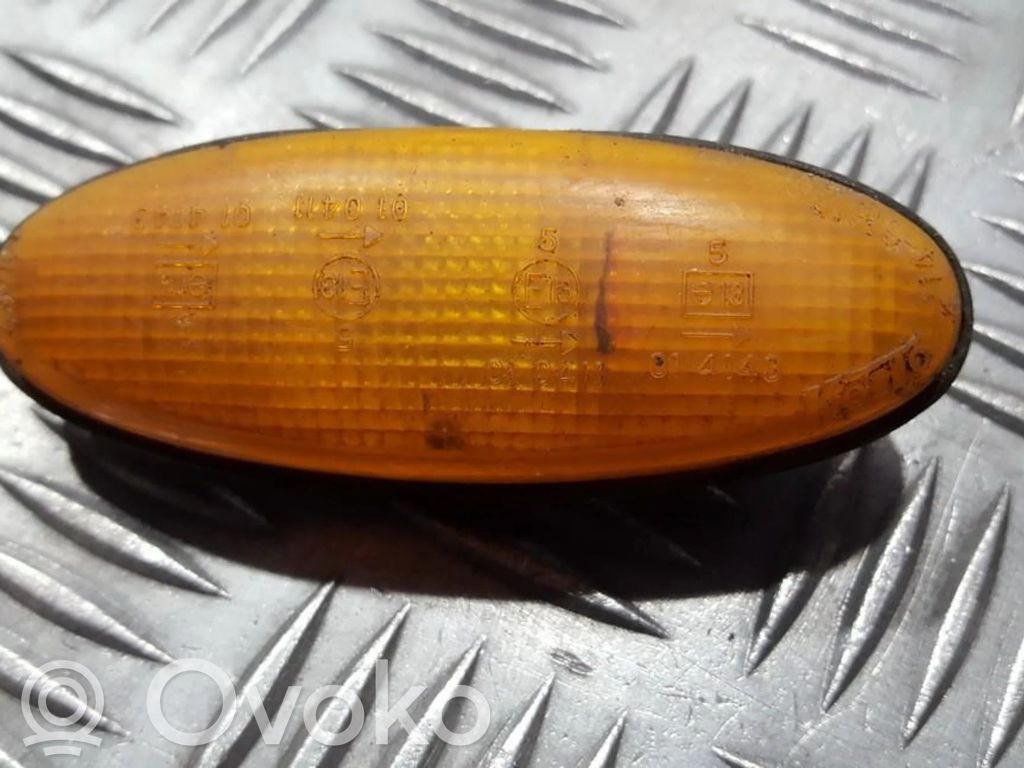 Mazda 626 Front fender indicator light 