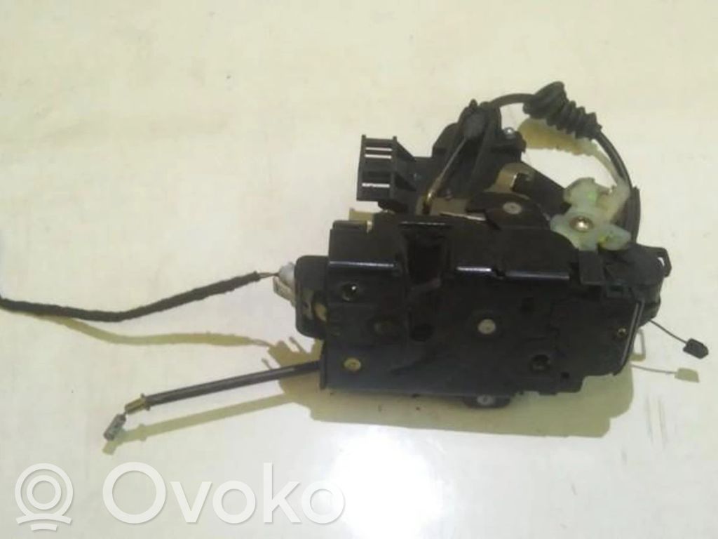 Volkswagen Polo Etuoven lukko 
