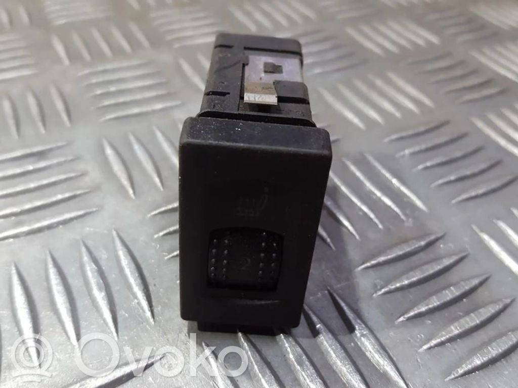 Volkswagen PASSAT B5 Interruttore riscaldamento sedile 