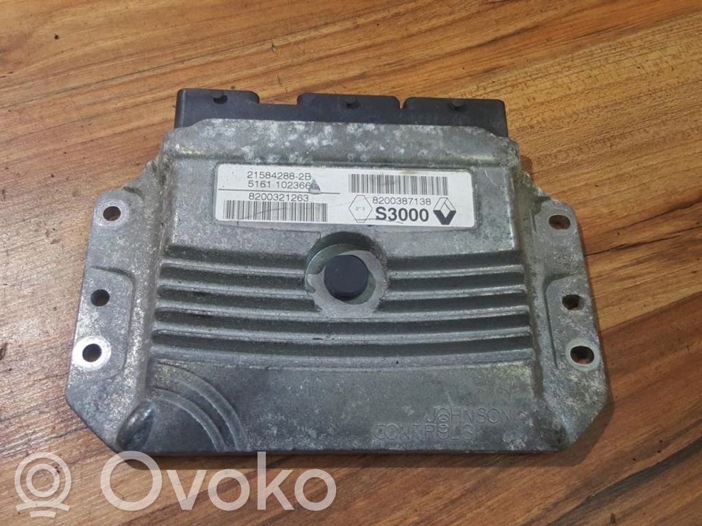 Sterownik / Moduł ECU   8200387138,215842882B,102366,215842882B,5161,8200321263,8200387138,S3000